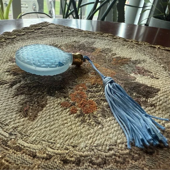 Vintage perfume bottle -small - Picture 3 of 6